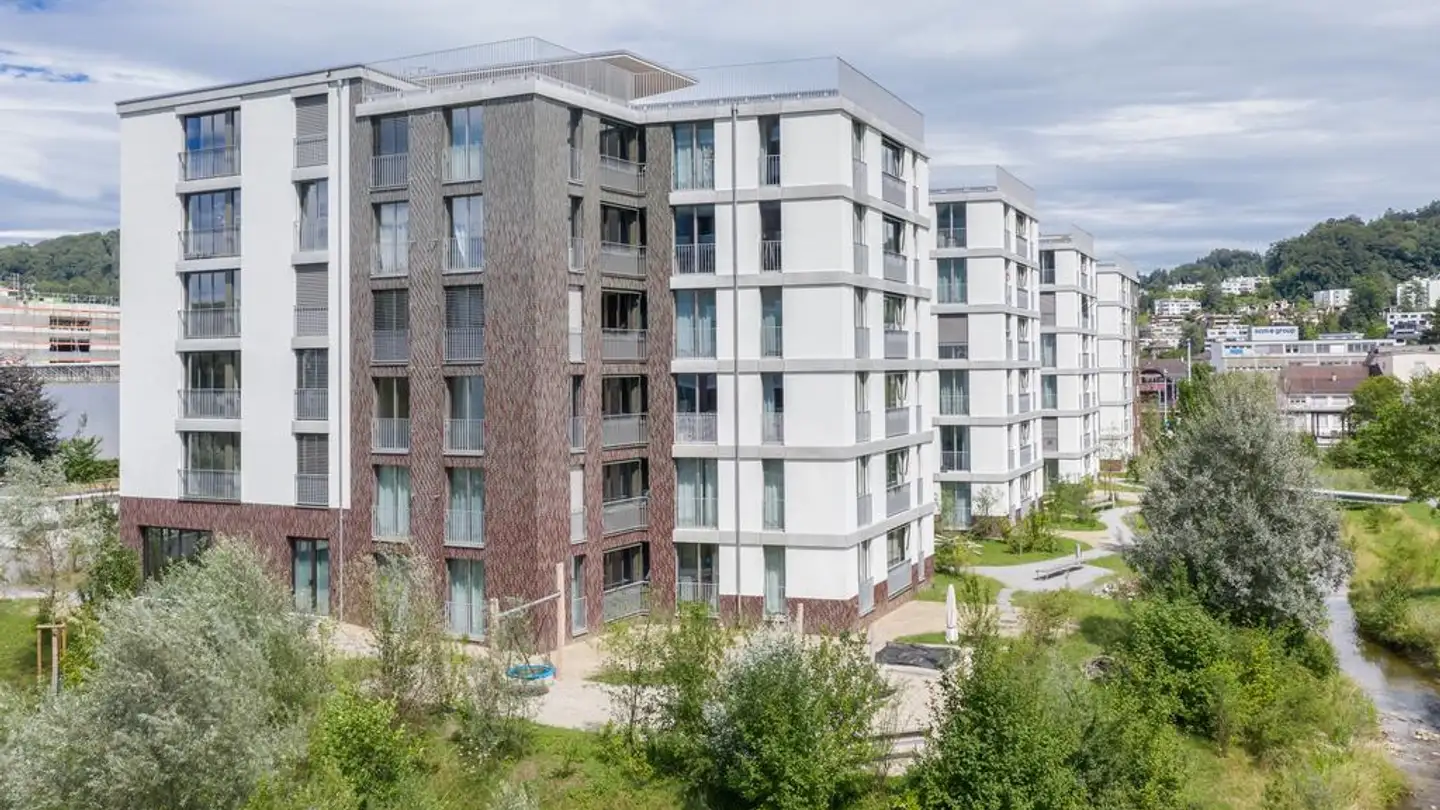 Commercial à louer - Ziegeleiweg 4, 6048 Horw