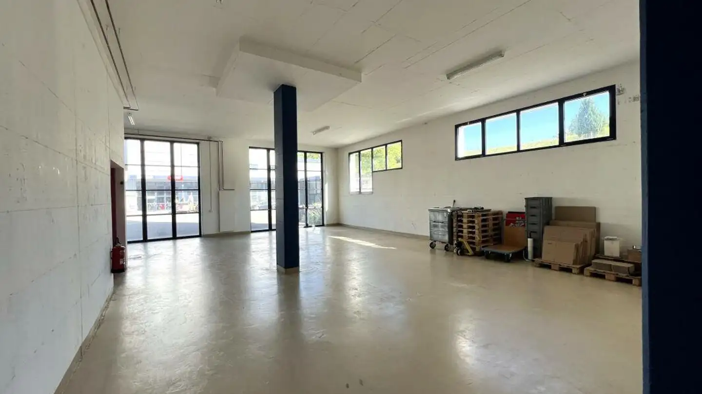 Gewerbe mieten - Buechbrunnenstrasse 5, 8447 Dachsen - Foto 4