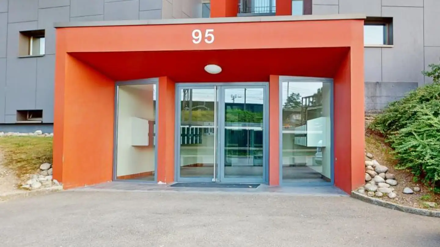 Wohnung mieten - Birsfelderstrasse 95, 4132 Muttenz - Foto 2