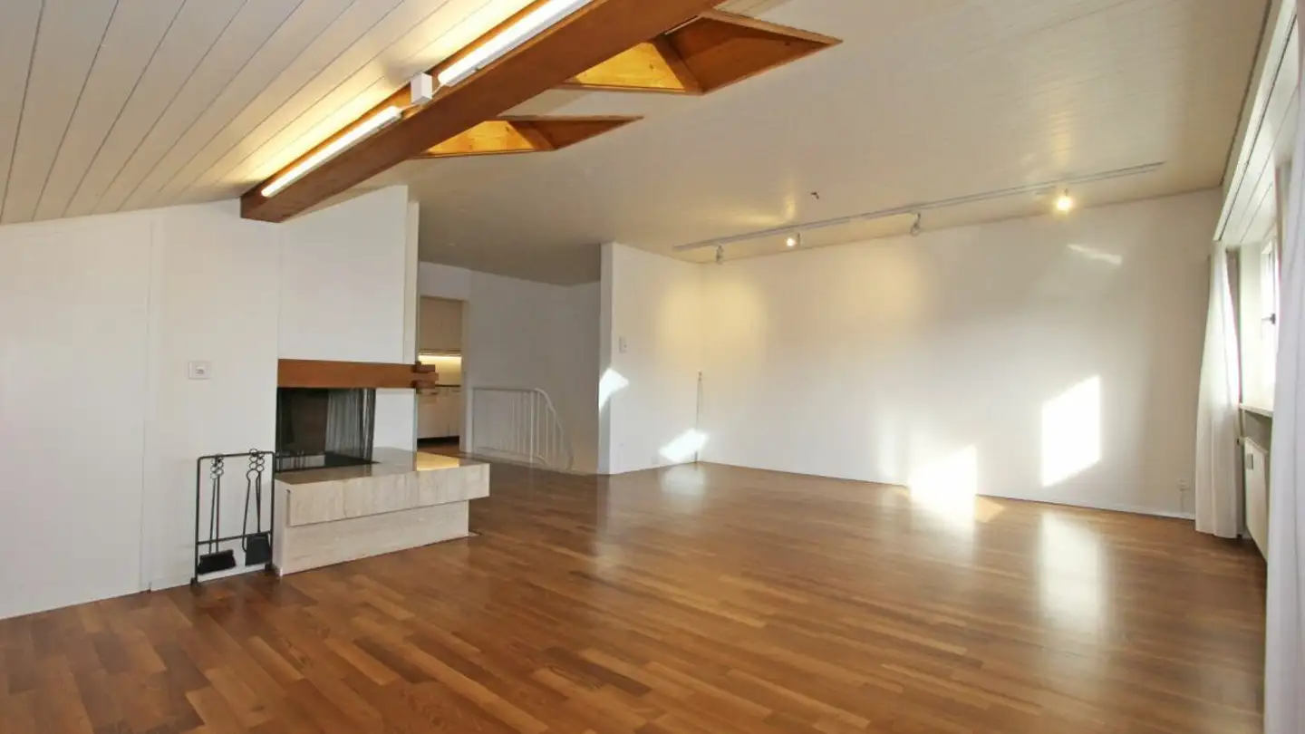 Dachgeschosswohnung kaufen - Schaulistrasse, 4142 Münchenstein