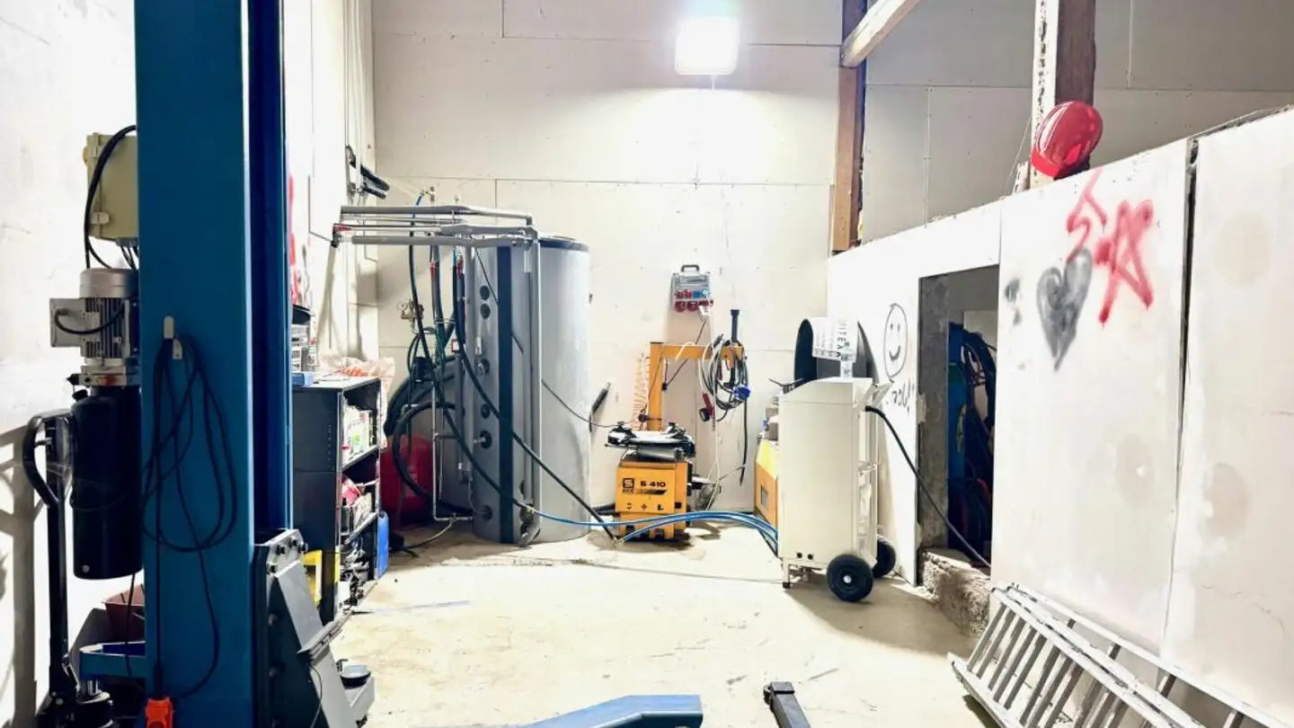 Workshop for rent - Hauptstrasse, 3263 Büetigen