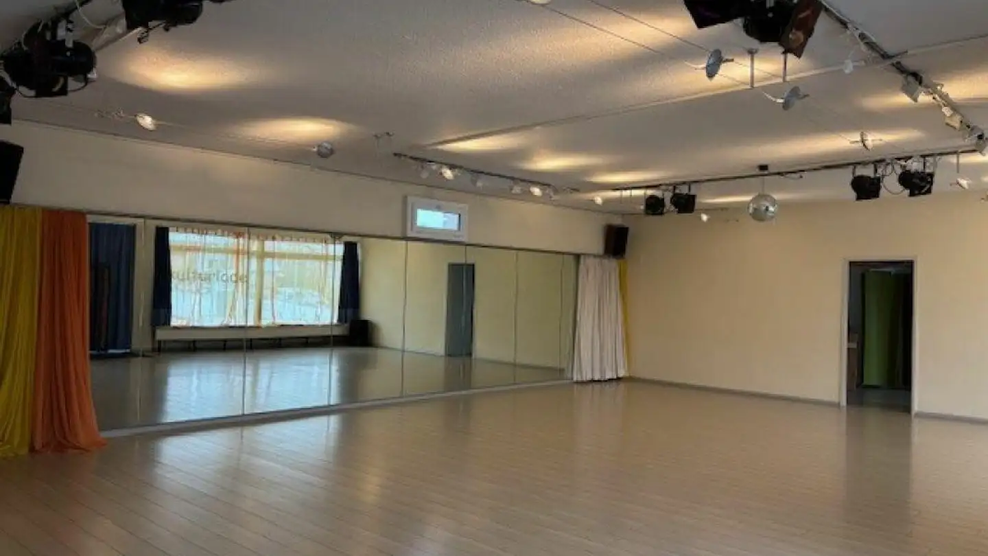 Shop for rent - Bruggerstrasse 4, 5223 Riniken - Photo 2