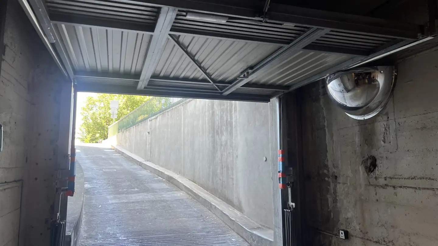 Place de parking extérieure pour moto à louer - Avenue Du Tir-Fédéral 10, 1024 Ecublens VD