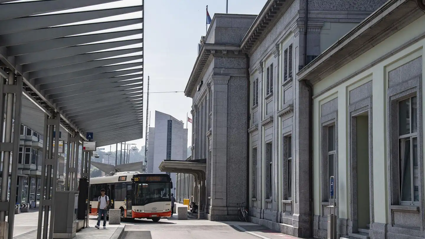 Commerciale in affitto - Via Giuseppe Motta 3, 6830 Chiasso - Foto 2