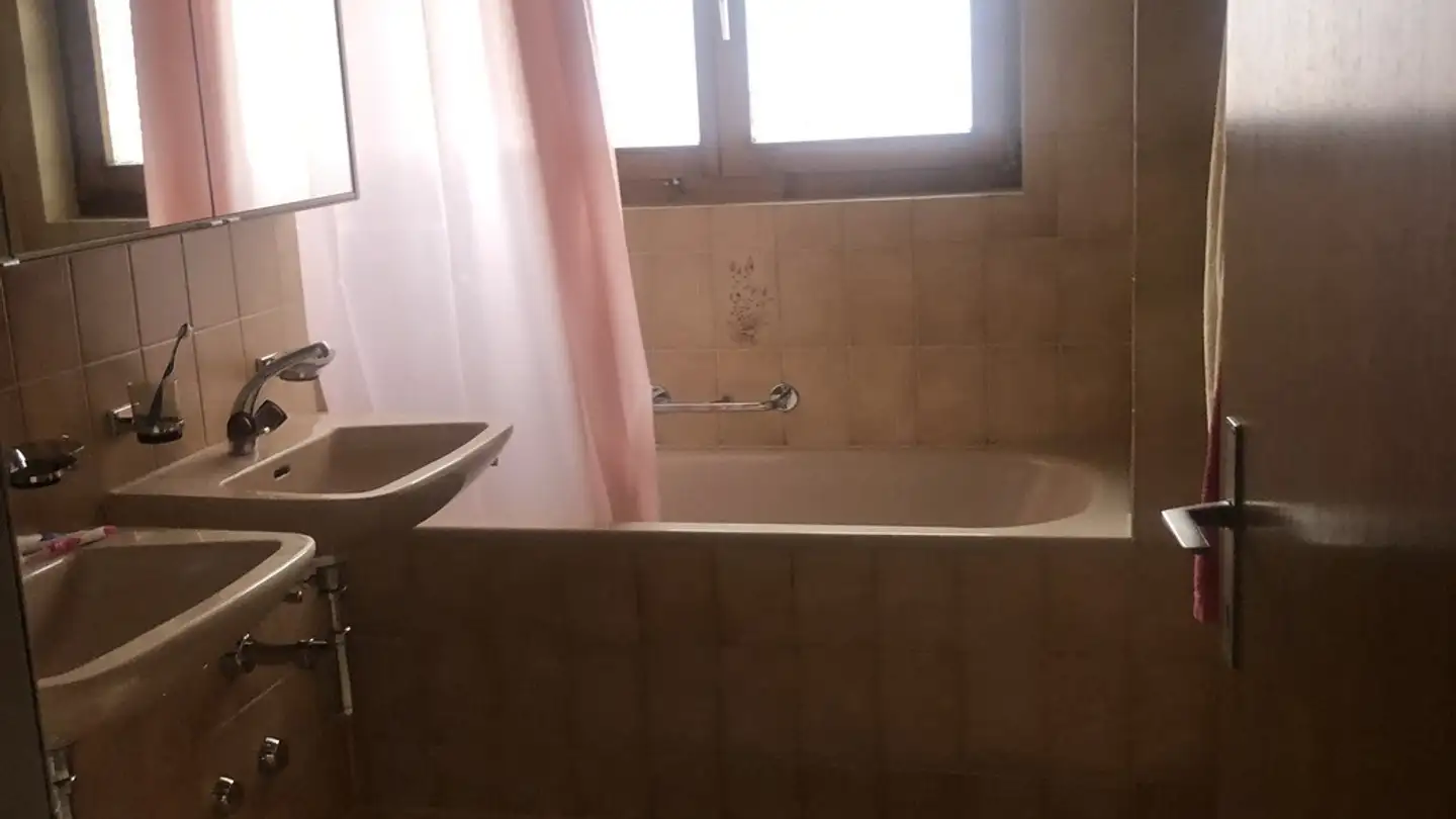 Appartement à louer - Eisbahnstrasse 4, 7270 Davos Platz - Photo 3