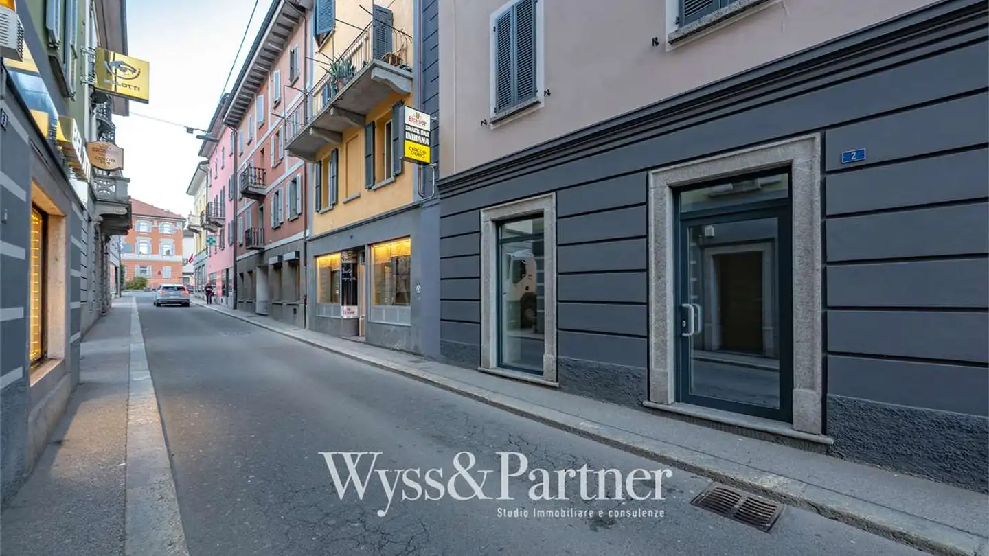 Shop for rent - 6710 Biasca