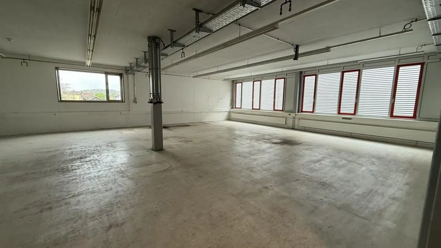 Gewerbe mieten - Landstrasse 45, 5322 Koblenz