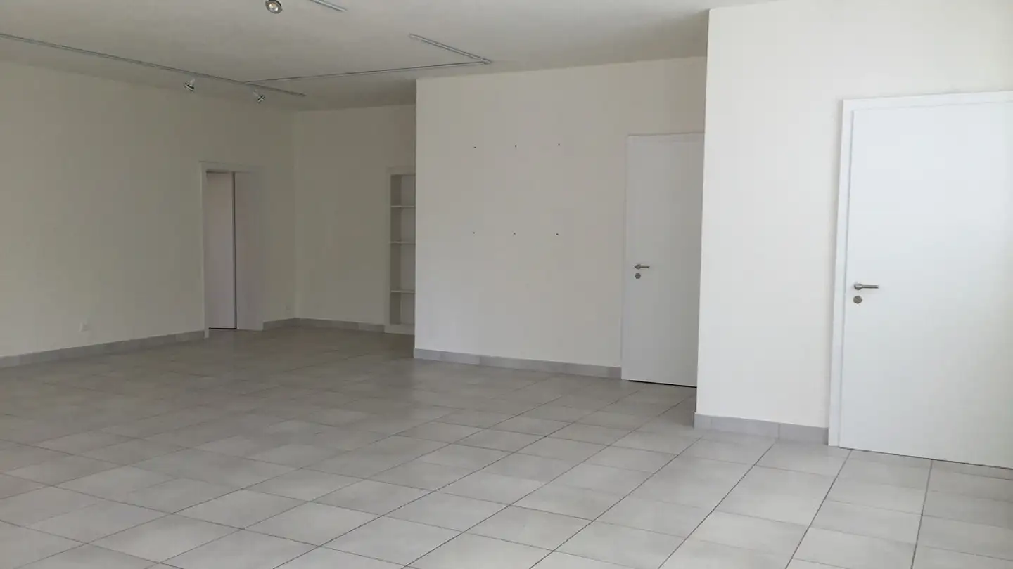 Commercial for rent - Stockbergstrasse 7, 8856 Tuggen - Photo 2