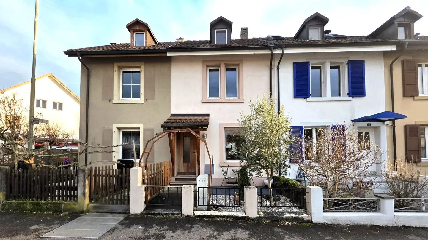 Row house for sale - 4127 Birsfelden