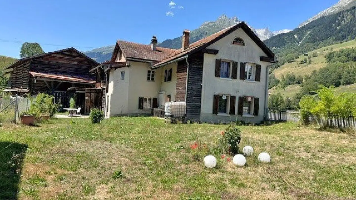 Residential building for sale - 7166 Trun
