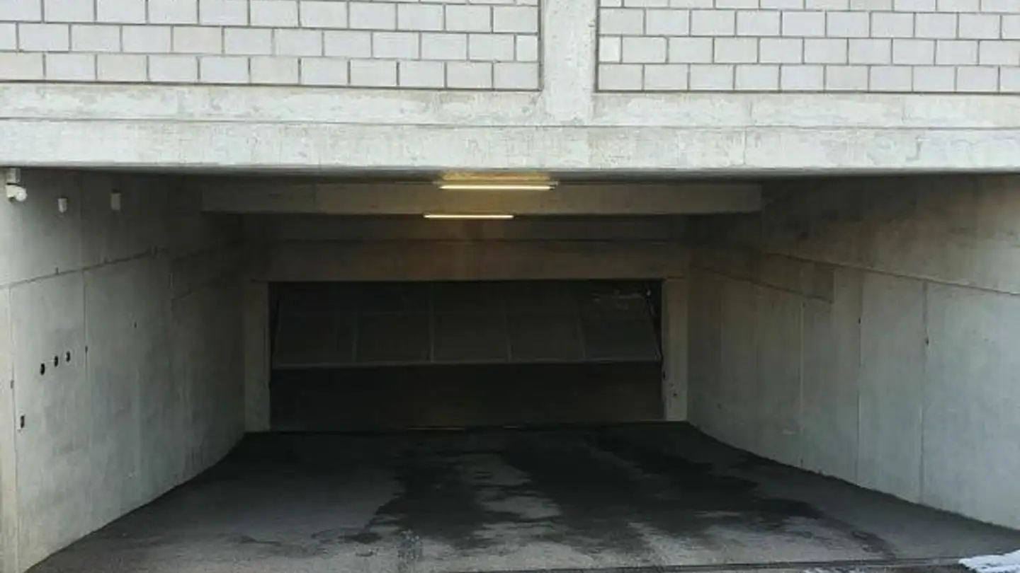 Tiefgaragenstellplatz kaufen - Otmarweg 2, 8617 Mönchaltorf - Foto 2