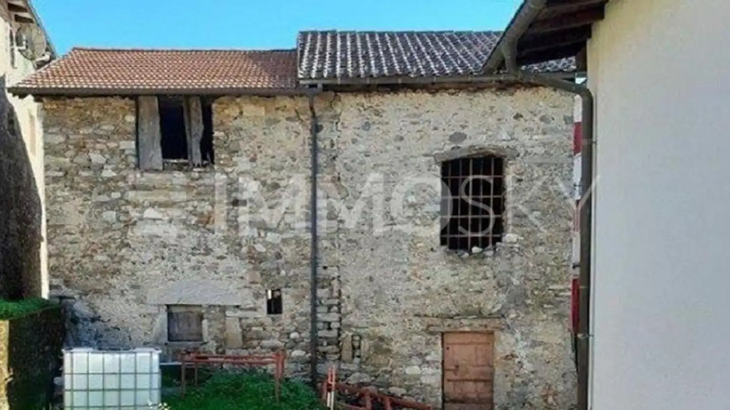 Single house for sale - 6939 Arosio