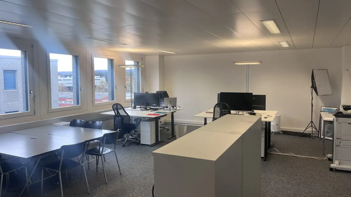 Spazio ufficio in affitto - Riedmattstrasse 9, 8153 Rümlang
