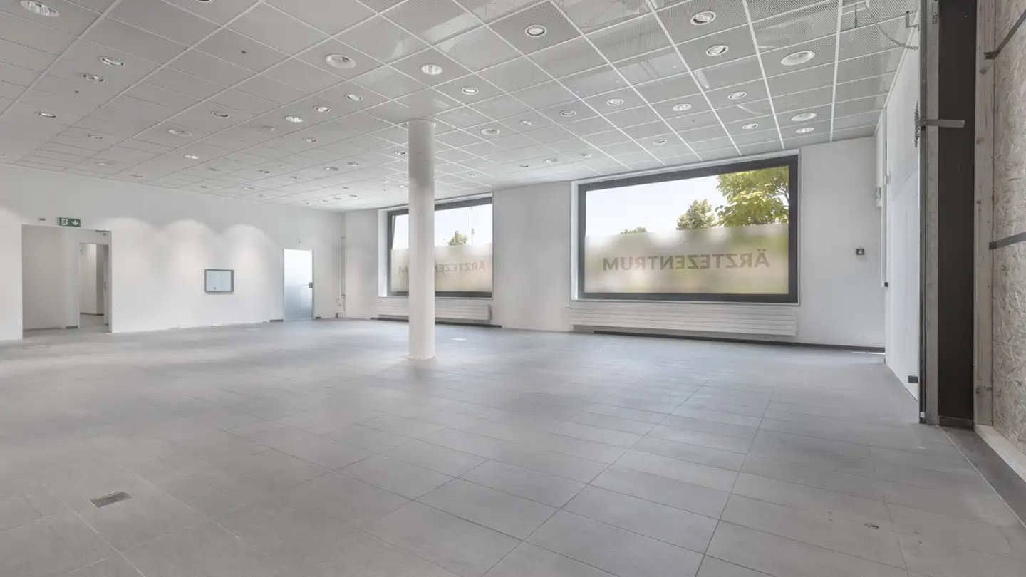 Shop for rent - 4852 Rothrist