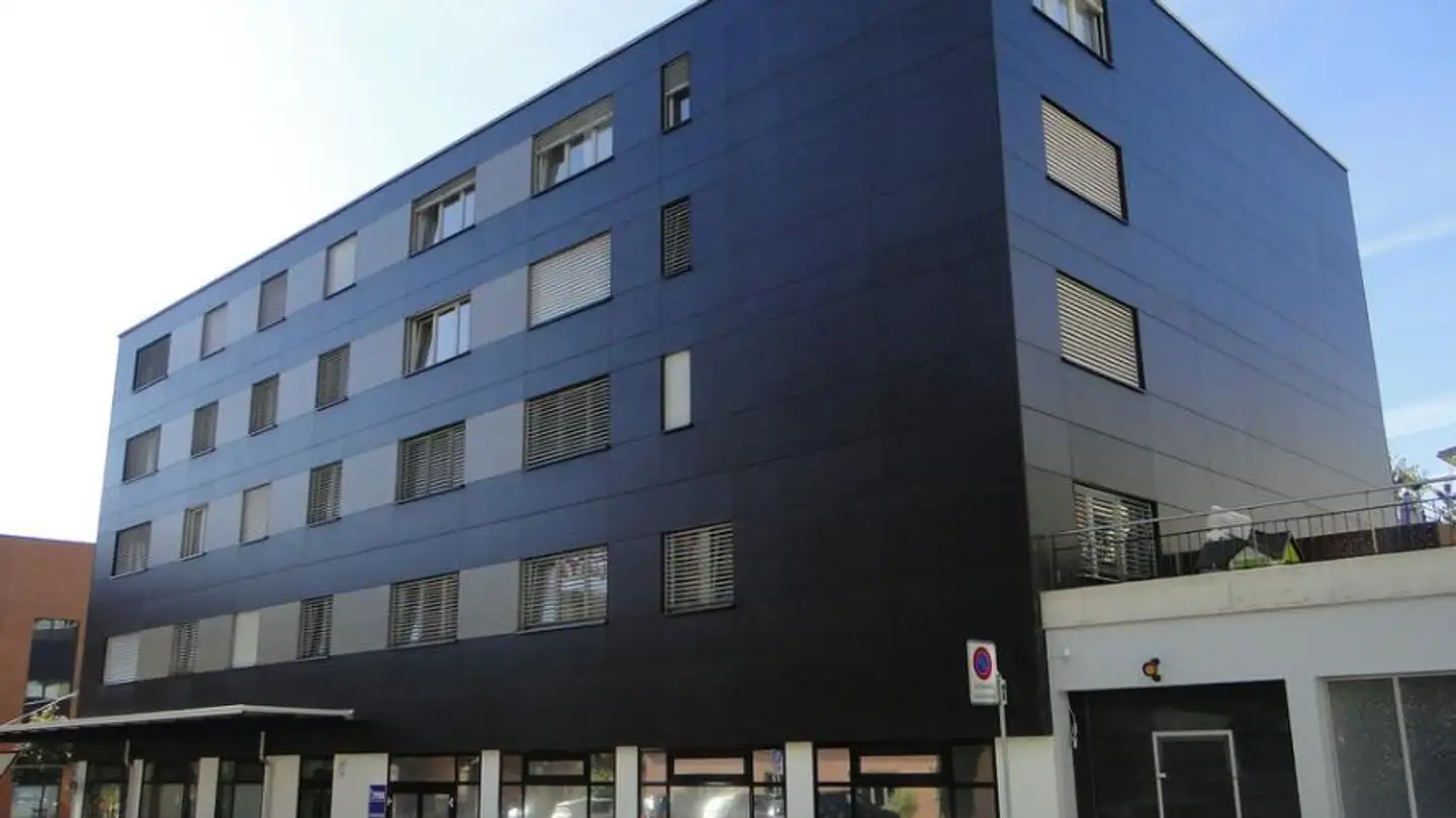 Place de parking souterraine à louer - Avenue Léopold-Robert 146, 2300 La Chaux-de-Fonds