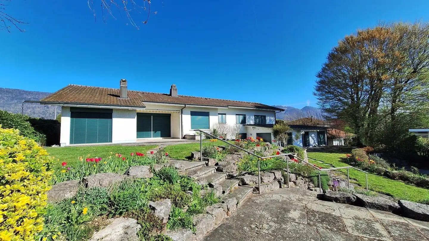 Casa singola in vendita - Römerbrunnenweg 33, 2540 Grenchen