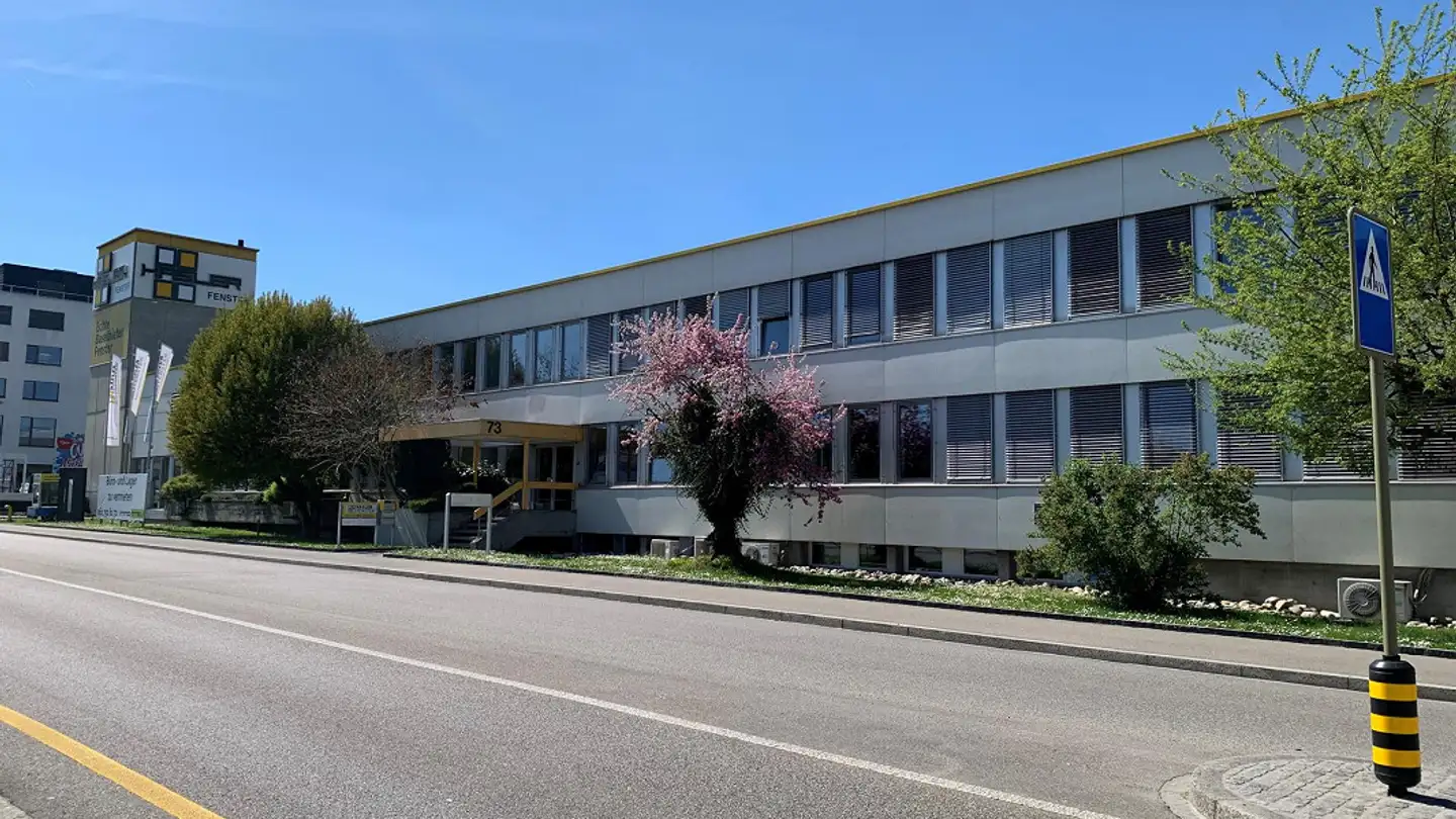 Commercial à louer - Ringstrasse 39, 4106 Therwil