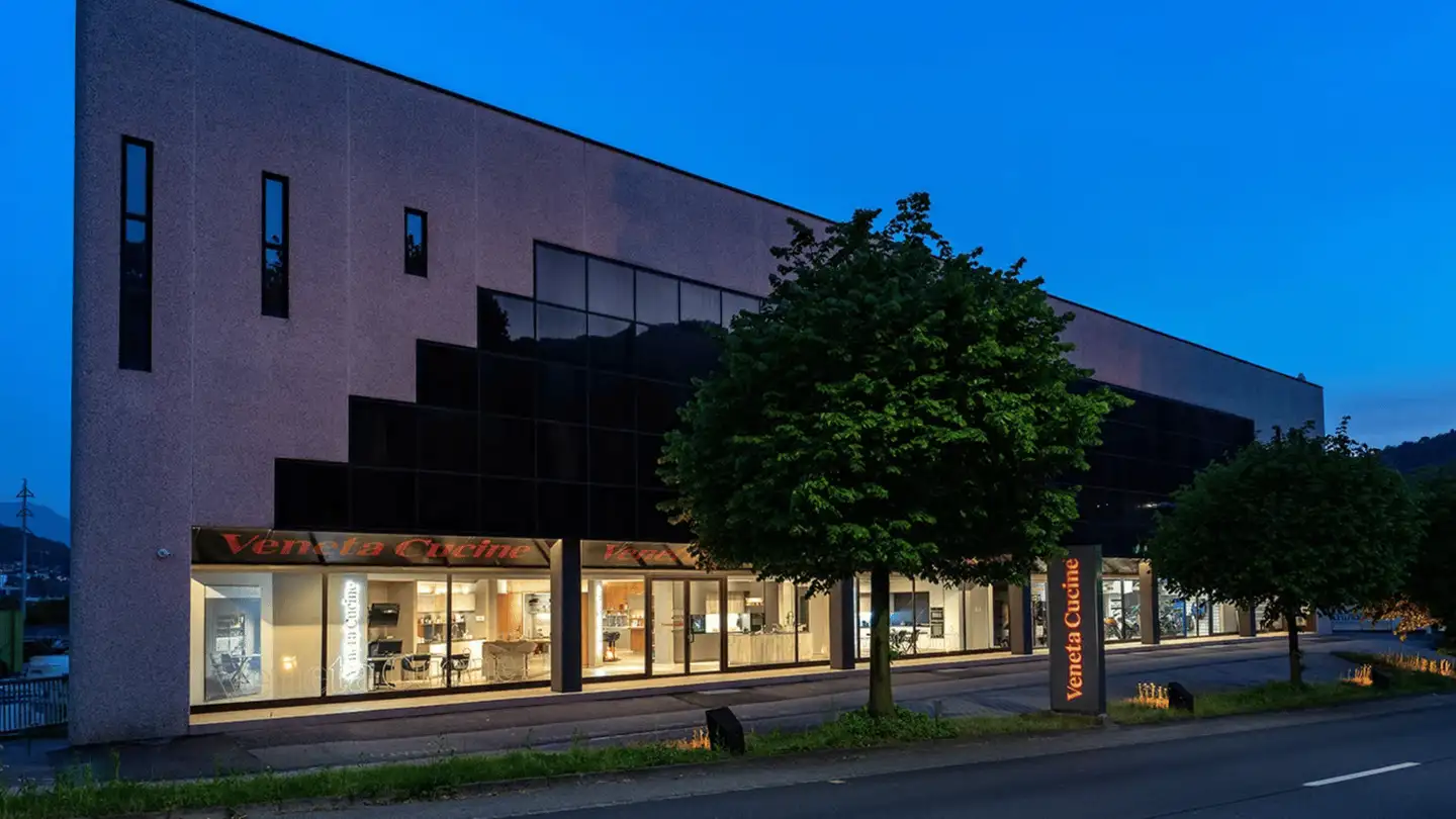 Industrieimmobilie mieten - Via Vedeggio 4, 6928 Manno