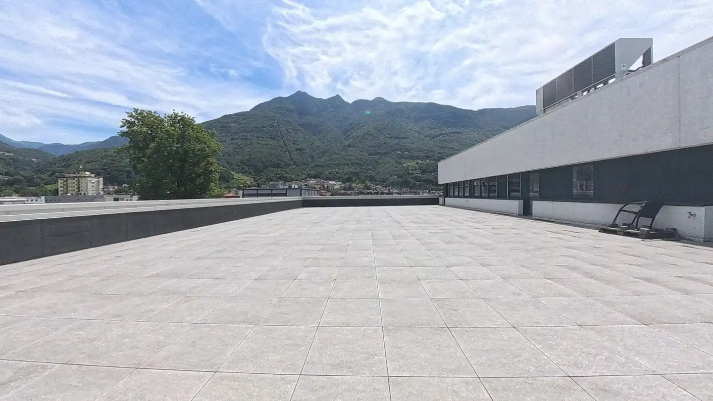 Grand magasin à vendre - 6512 Giubiasco