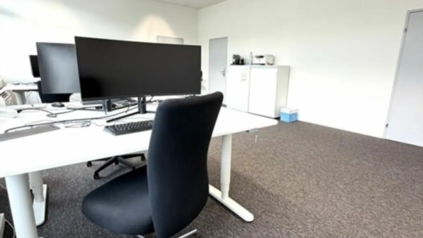 Wohnung mieten - Industriestrasse 25, 8604 Volketswil - Foto 2