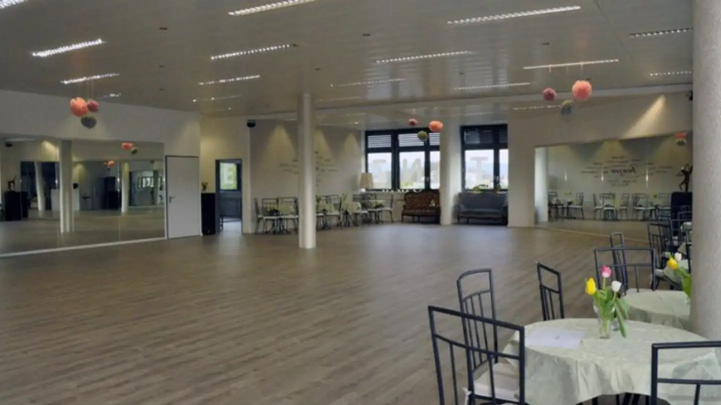 Commercial à louer - Wehntalerstrasse 6, 8154 Oberglatt ZH - Photo 2