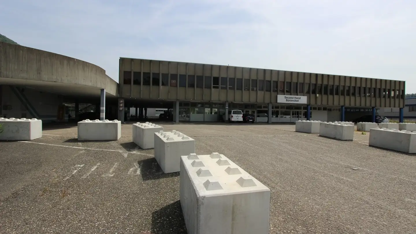 Indoor motorbike parking space for rent - Rue Johann-Renfer / Johann-Renfer-Strasse 1, 2504 Biel/Bienne