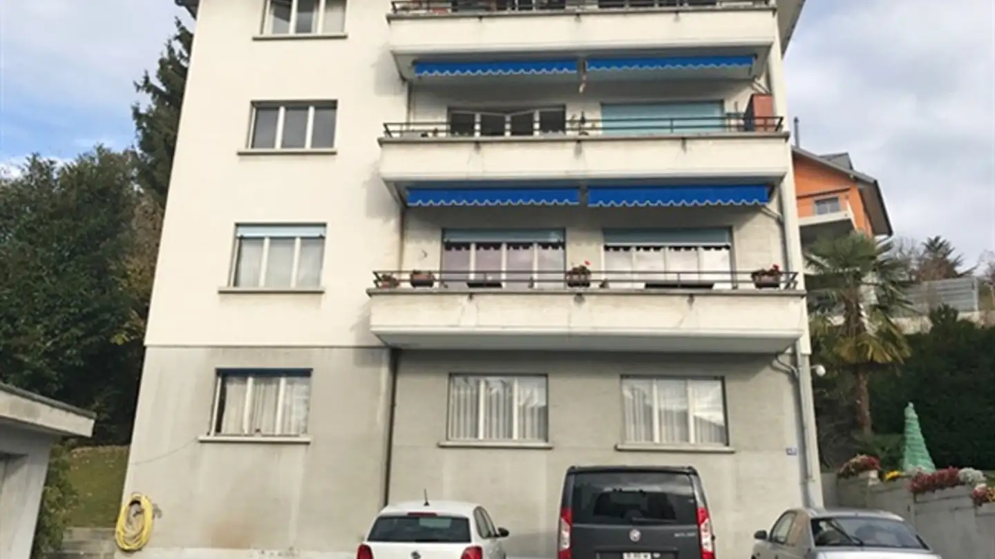 Place de parking extérieure à louer - Chemin De Villardiez 40, 1009 Pully