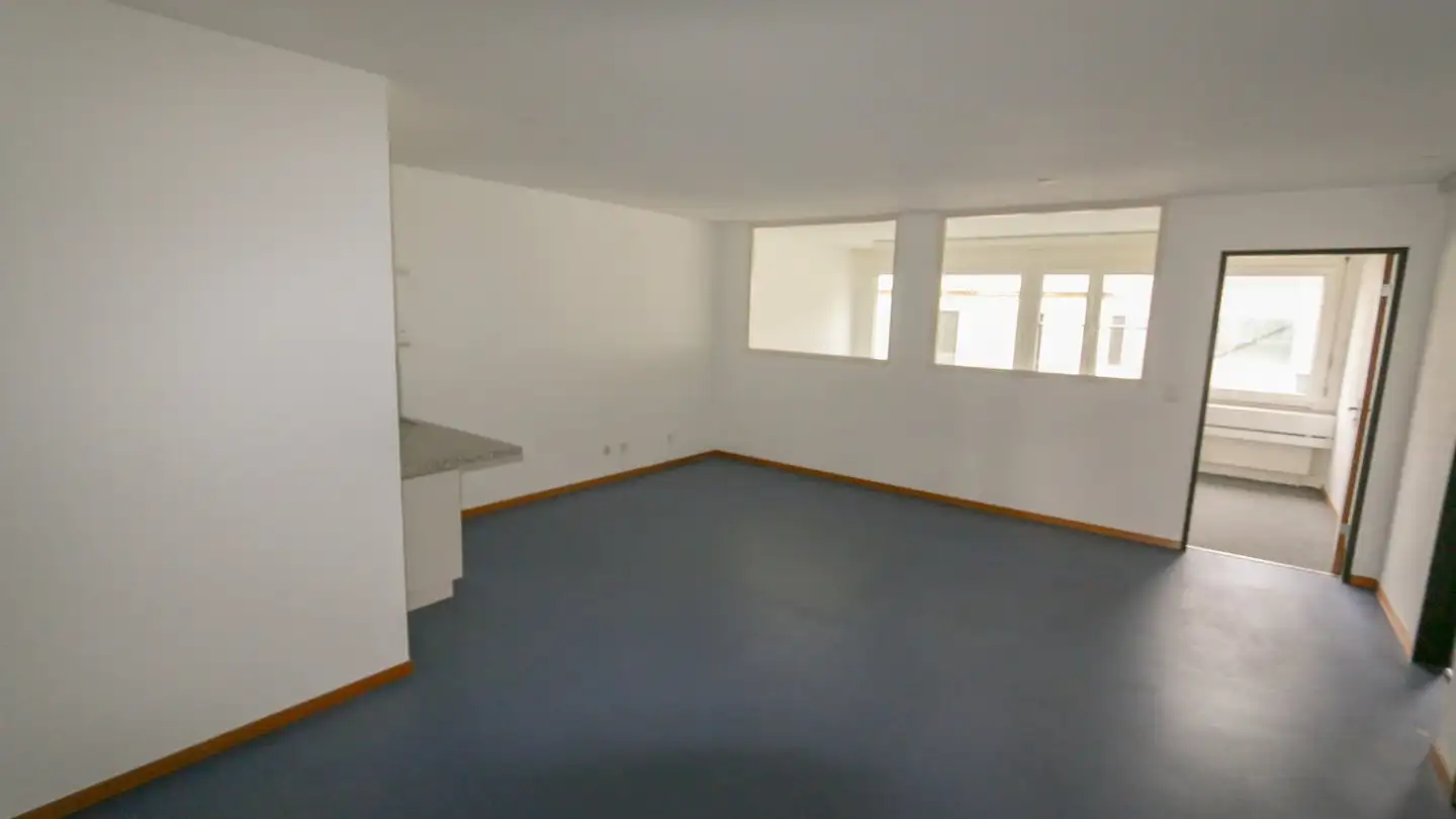 Magasin à louer - Zentrumsplatz 5, 3322 Urtenen-Schönbühl - Photo 2