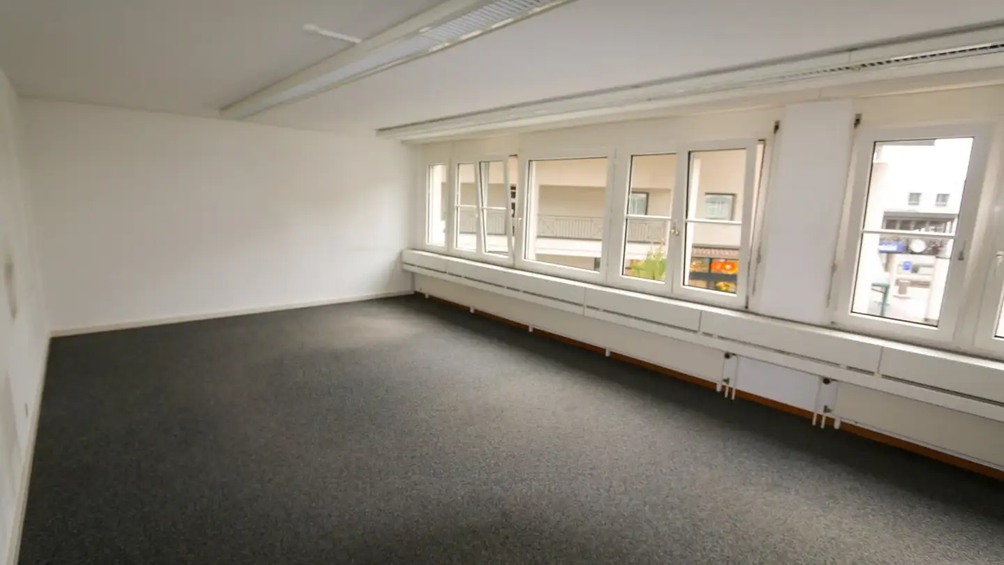 Magasin à louer - Zentrumsplatz 5, 3322 Urtenen-Schönbühl - Photo 3