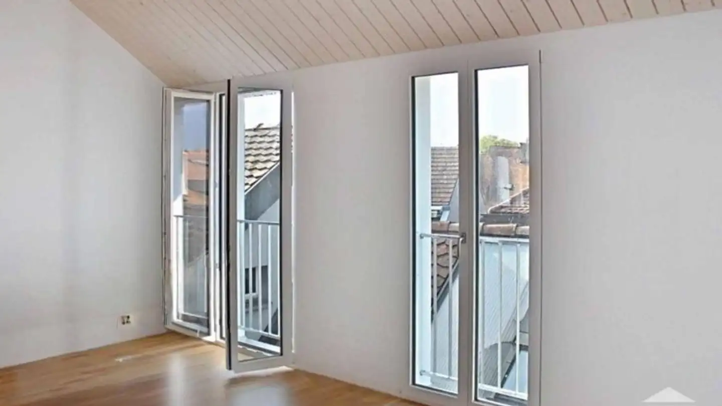 Attic flat for rent - Rue du Pré 6, 1400 Yverdon-les-Bains - Photo 3