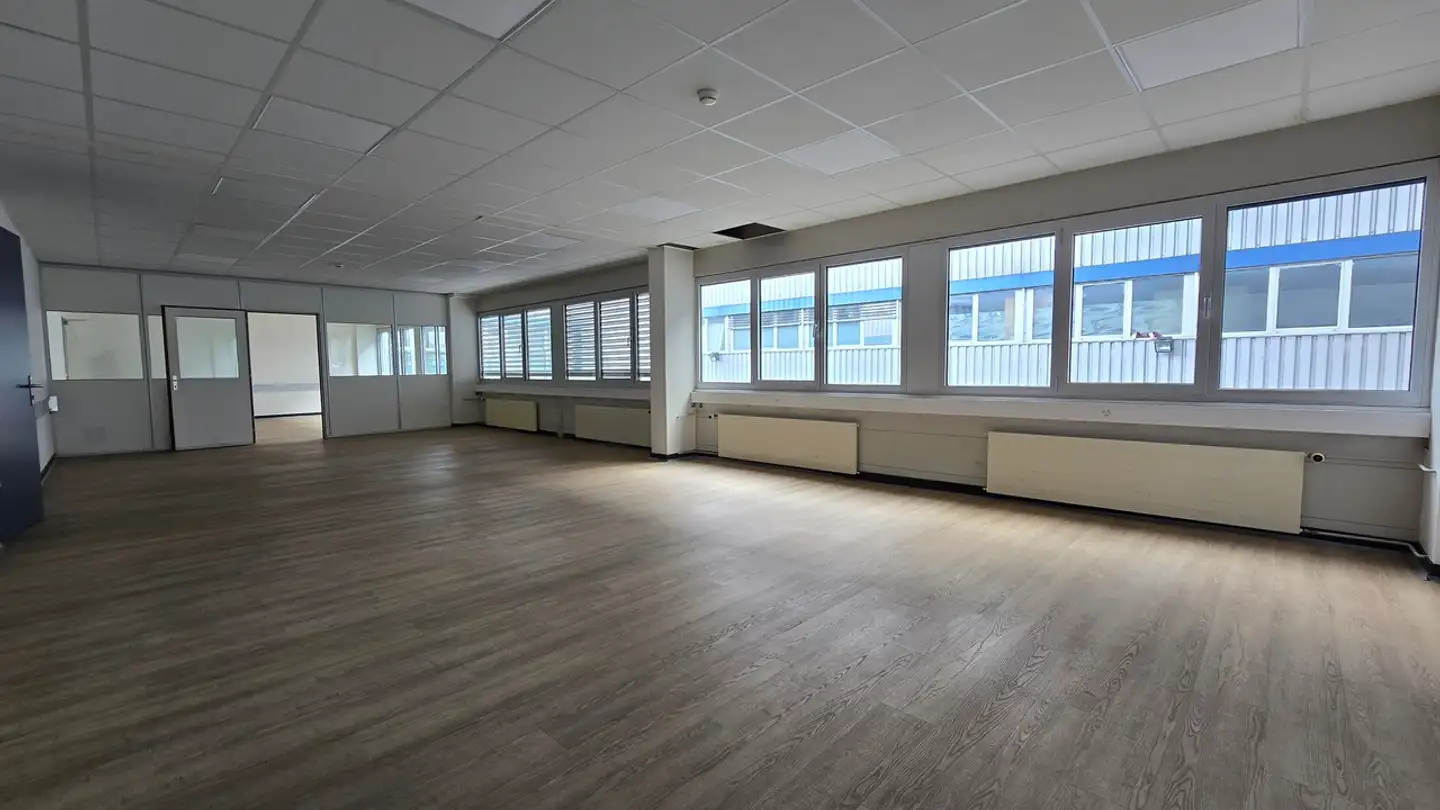 Bureau à louer - Avenue Des Sports 42, 1400 Yverdon-les-Bains - Photo 2