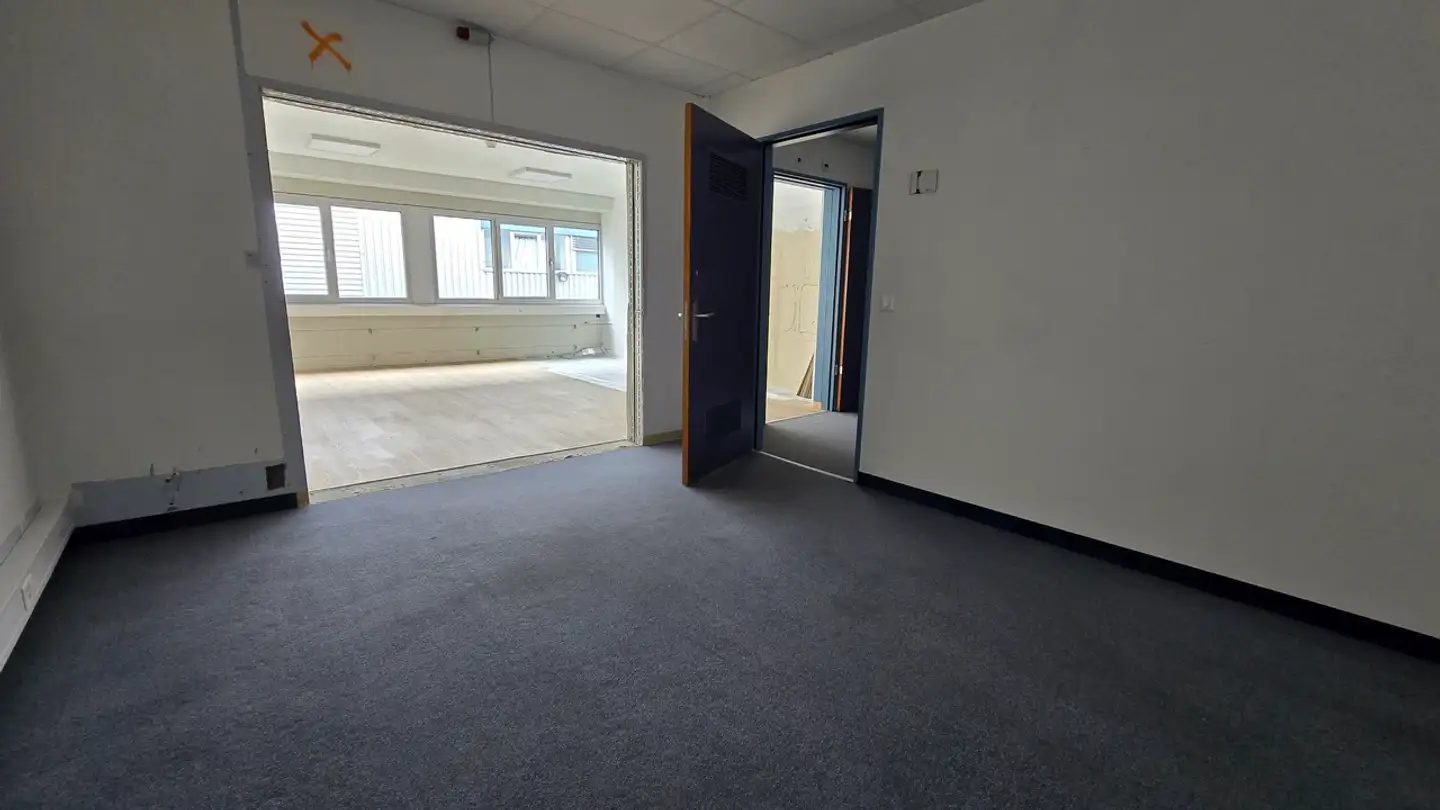 Bureau à louer - Avenue Des Sports 42, 1400 Yverdon-les-Bains - Photo 4