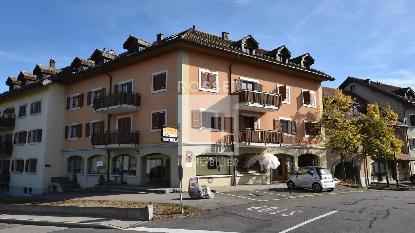 Arcade à louer - Route Du Village 52, 1070 Puidoux