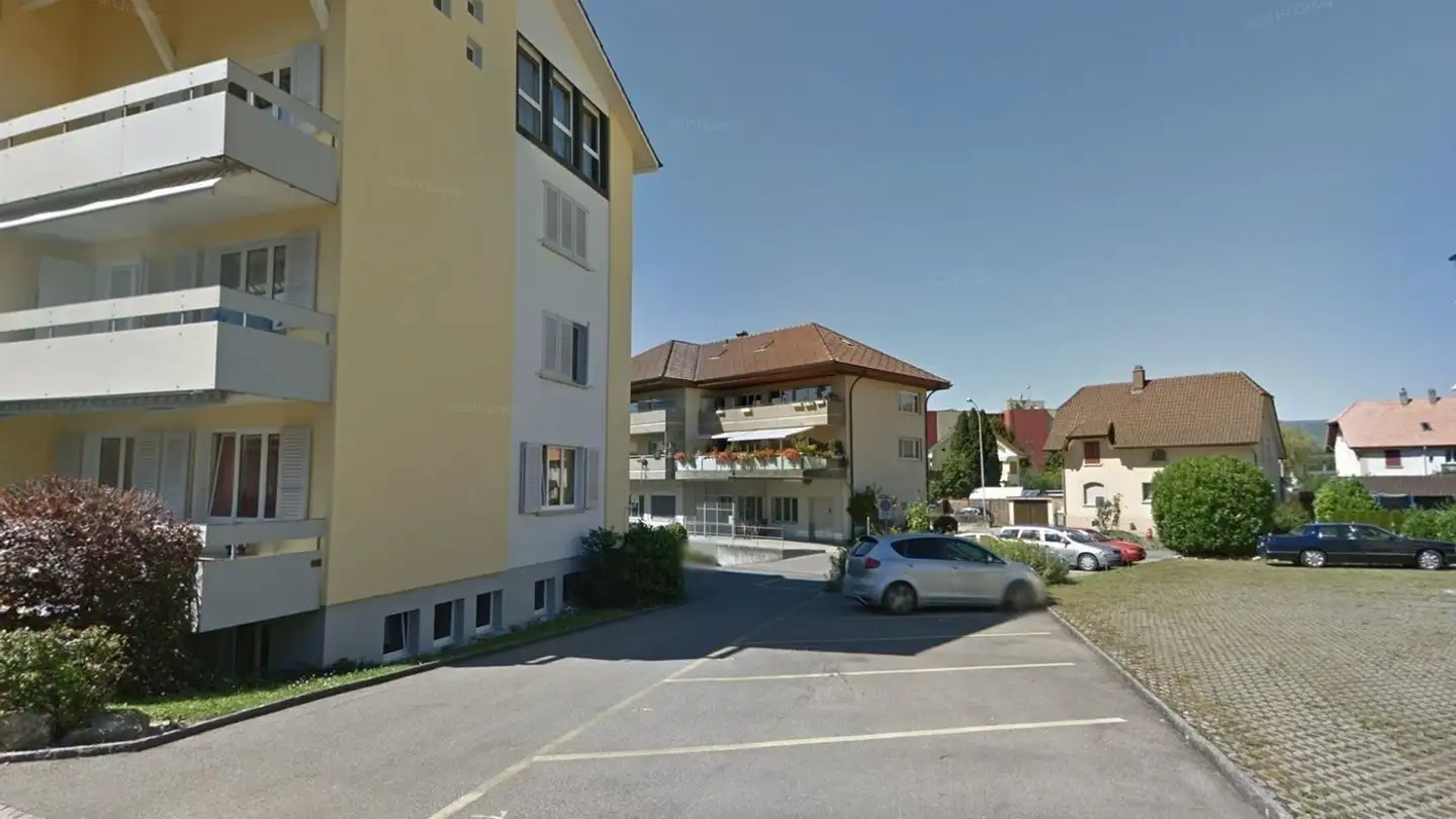 Parcheggio esterno in affitto - Hinterfeldweg 2, 3292 Busswil BE