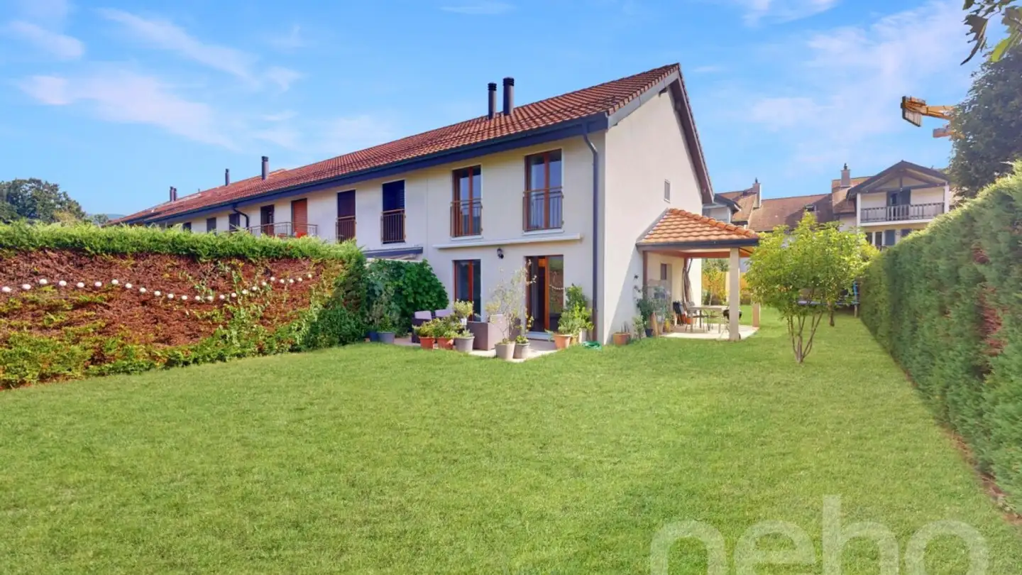 Stepped house for sale - 1284 Chancy