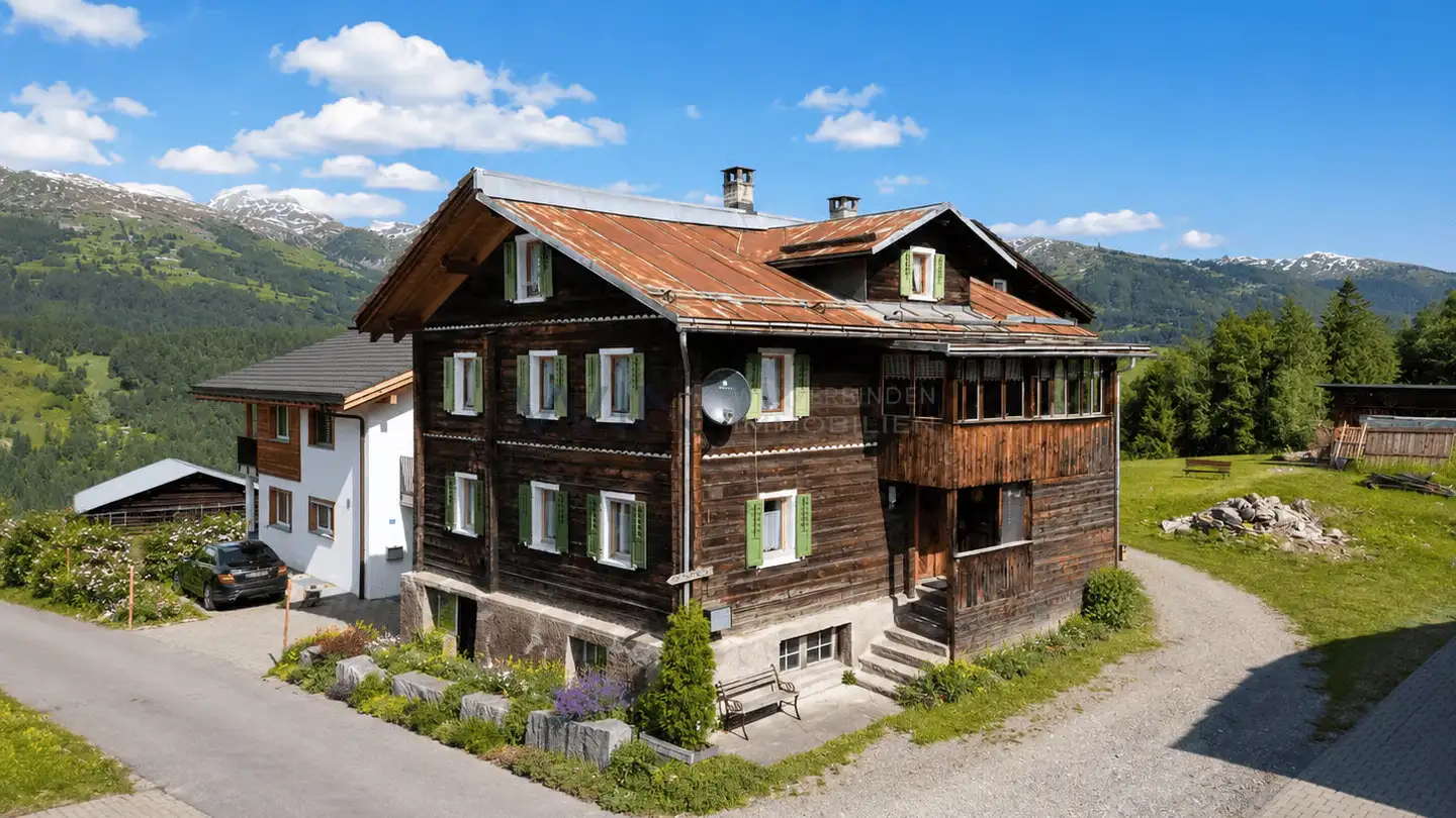 Mehrfamilienhaus kaufen - 7134 Obersaxen