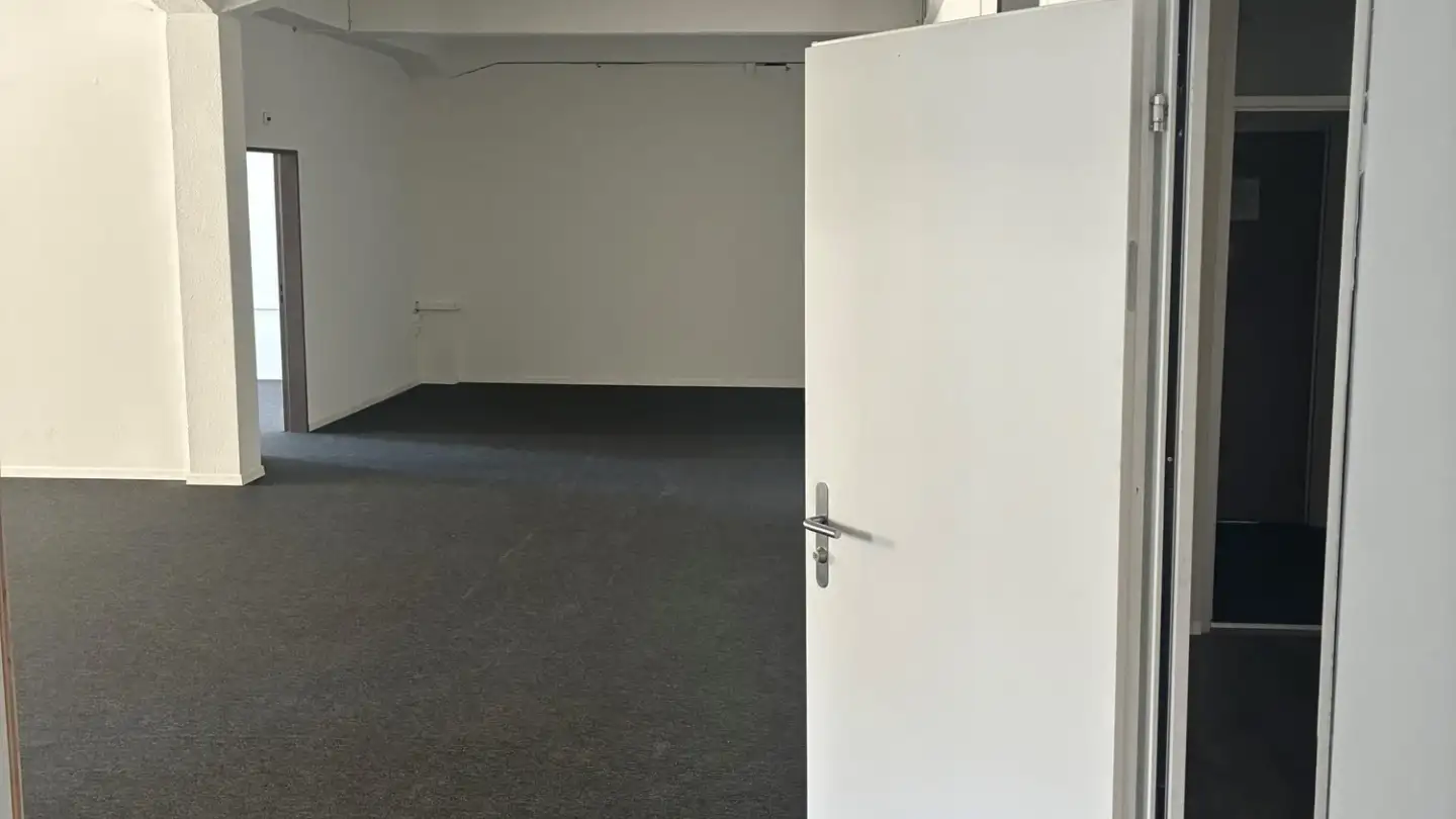 Commercial à louer - Dorfstrasse 8, 8484 Weisslingen - Photo 4