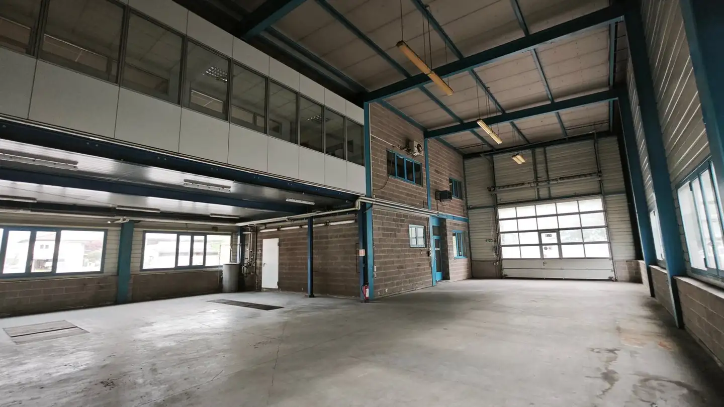 Grande magazzino in affitto - Via Essagra 10, 6592 S. Antonino - Foto 3
