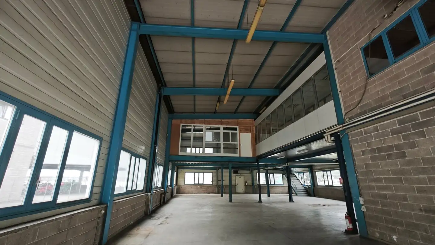 Grande magazzino in affitto - Via Essagra 10, 6592 S. Antonino - Foto 4