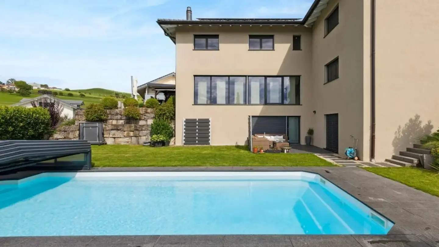 Single house for sale - 1649 Pont-la-Ville