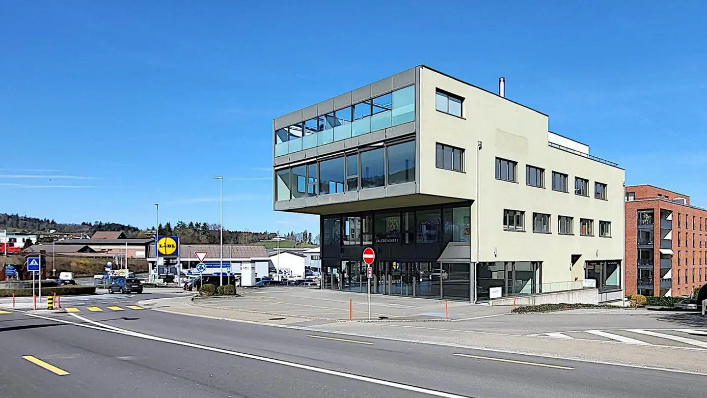 Commerciale in affitto - Zürcherstrasse 66, 8852 Altendorf