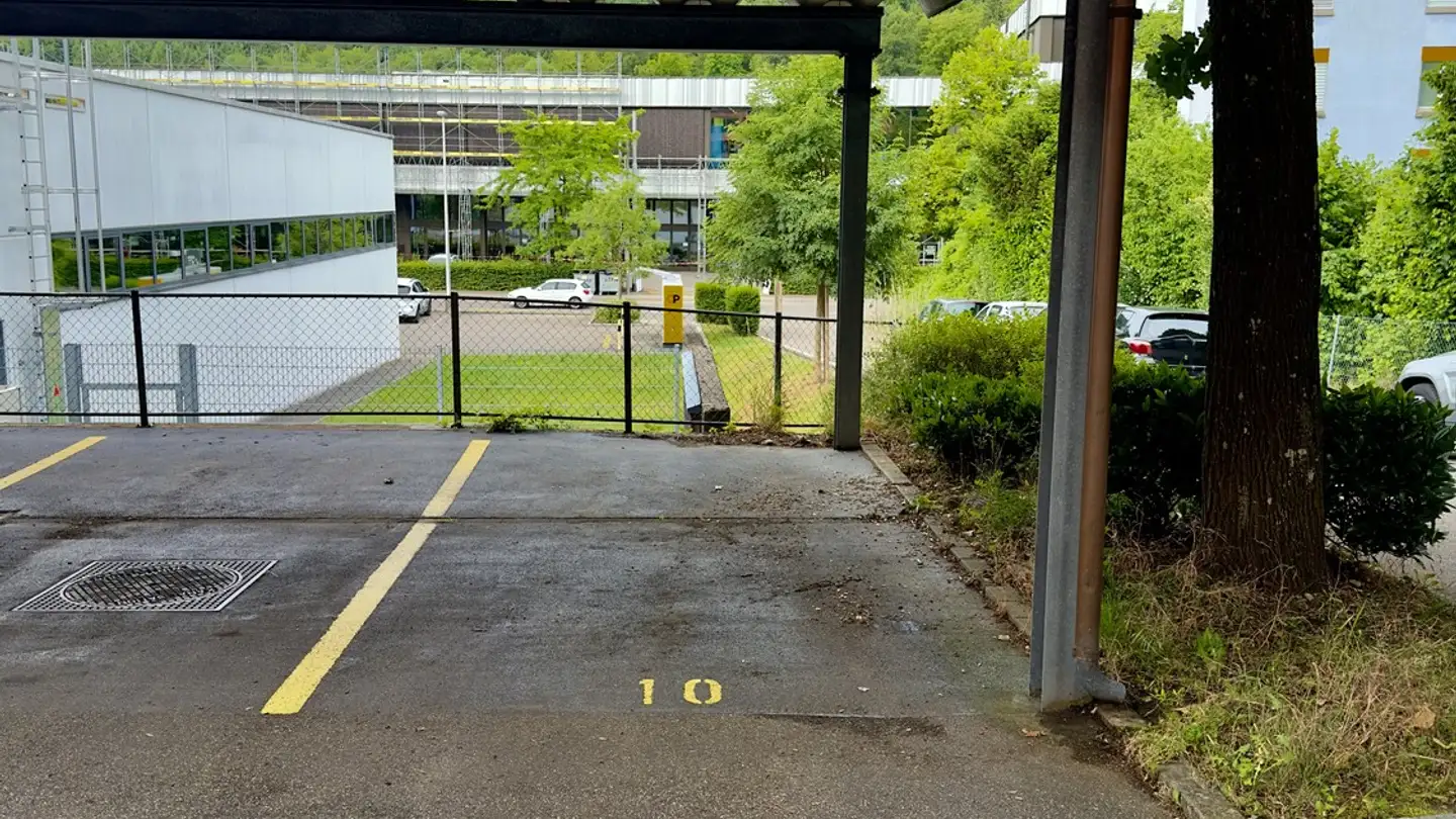 Place de parking extérieure à louer - Schlosstalstrasse 98, 8408 Winterthur