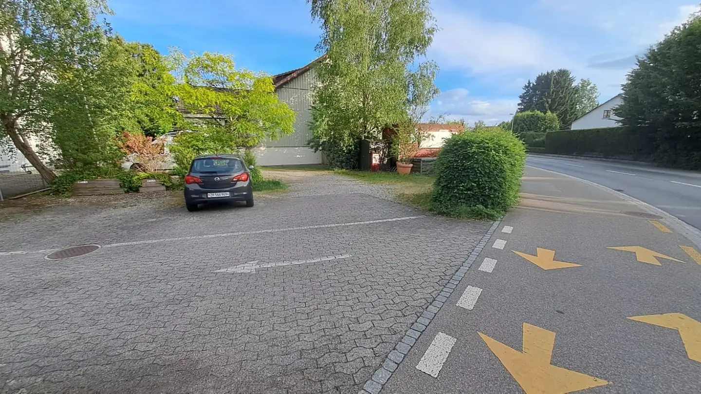 Place de parking extérieure à louer - 8616 Riedikon