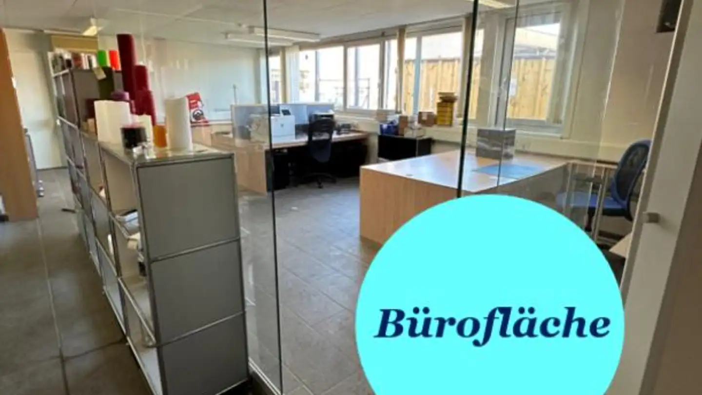 Commercial à louer - Oberfeld 12, 6037 Root