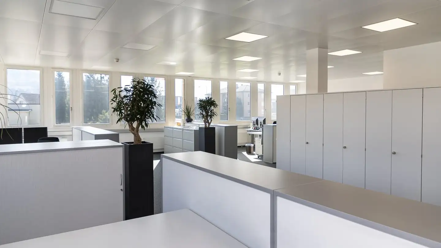 Fabbrica in affitto - Zürichstrasse 74, 8340 Hinwil - Photo 3