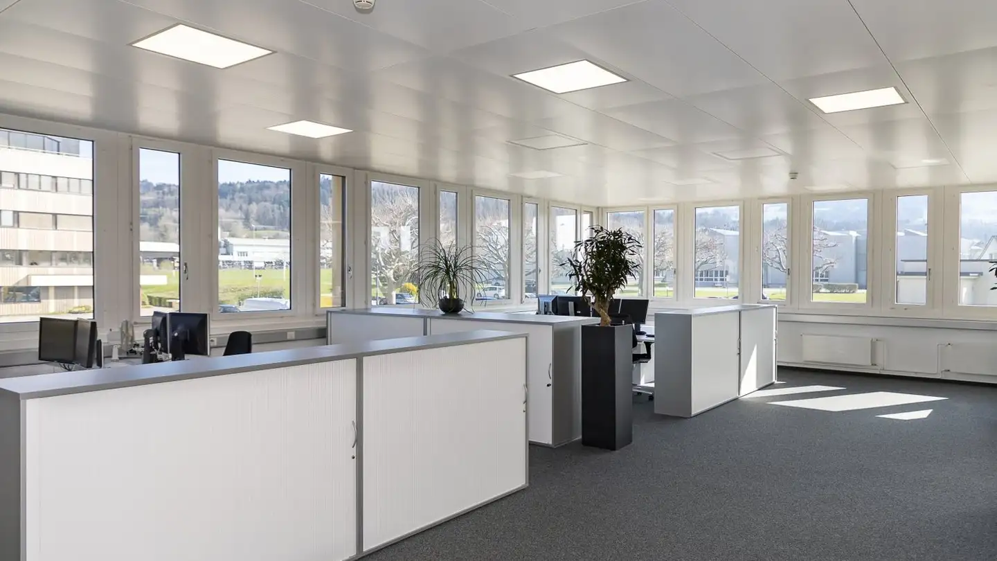 Fabbrica in affitto - Zürichstrasse 74, 8340 Hinwil - Photo 4