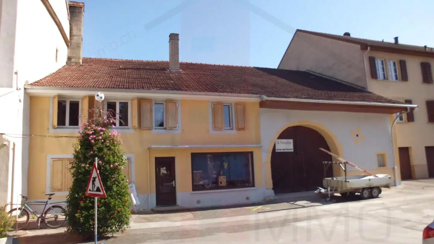 Mischgenutztes Gebäude kaufen - 2902 Fontenais