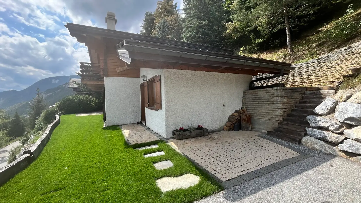 Chalet for sale - 1976 Aven - Photo 2