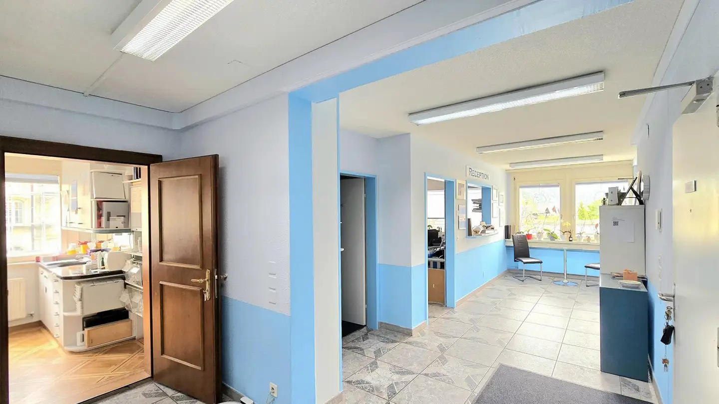 Commercial for sale - Bahnhofstrasse 39, 3800 Unterseen - Photo 2