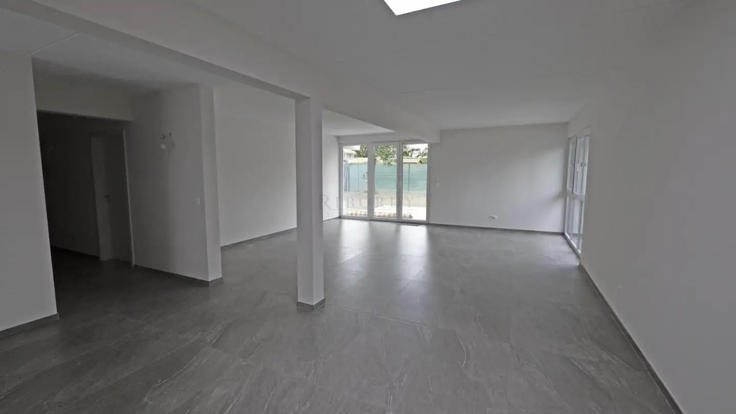 Single house for rent - 1293 Bellevue